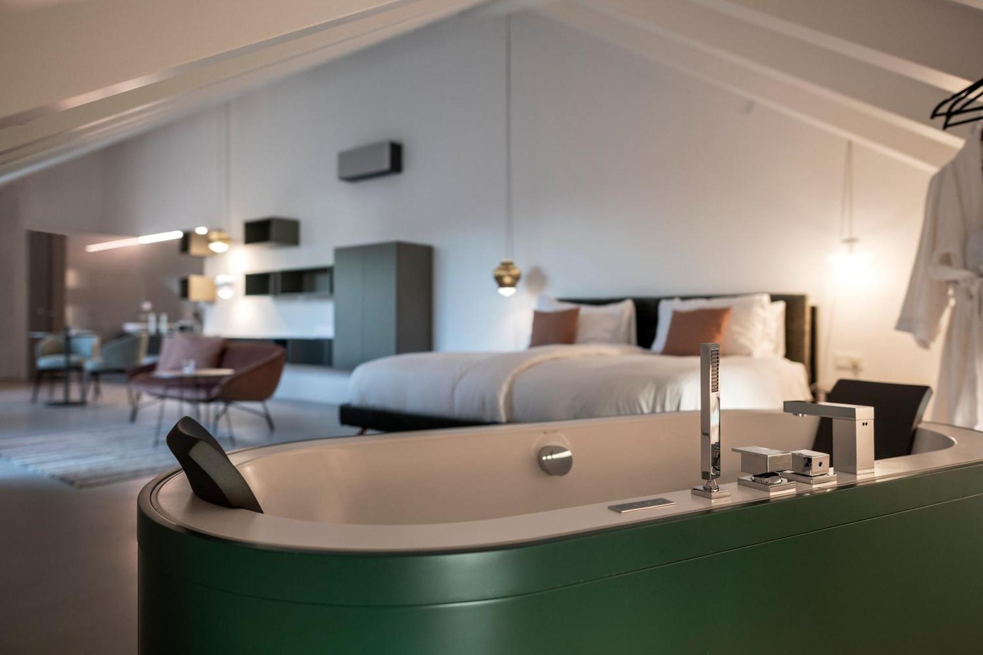 Designhotel Gius La Residenza Caldaro Værelse billede